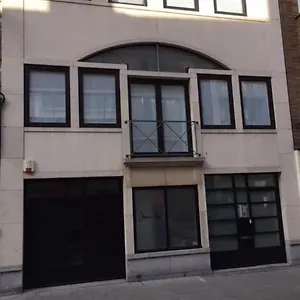 https://james-leon.bruges-hotels.info